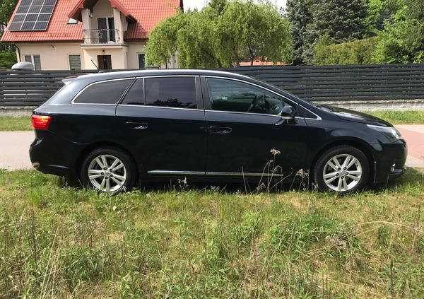 Toyota Avensis cena 41000 przebieg: 188500, rok produkcji 2012 z Ropczyce małe 137